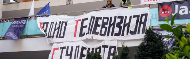 Manja grupa studenata u blokadi i građana osmi dan blokira RTS