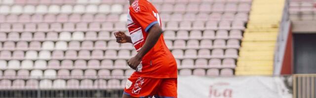 Borac se oglasio saopštenjem nakon što su huligani lomili prostorije kluba i igračima pretili pištoljima i bombama