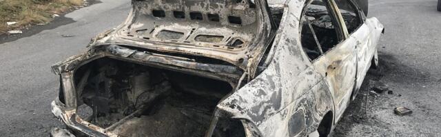 Zapaljena dva mercedesa na Paliluli, kamere snimile piromana