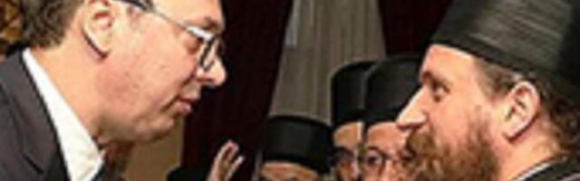 Vladika koji je odlikovao Vučića i uporedio ga sa Isusom zabranio srpski