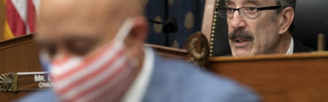 Умро албански лобиста Елиот Енгел