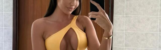 Kao boginja! Žena našeg pevača oduzima dah: Pozirala u kupaćem kostimu, pokazala bujni dekolte i ravan stomak