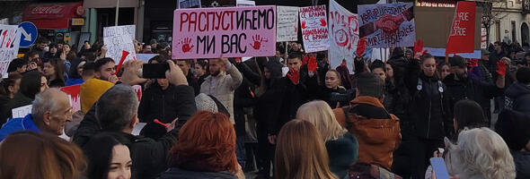 VREME JE ZA (U)STAJANJE: Kragujevčani ponovo blokirali raskrsnicu kod Velikog park (FOTO)