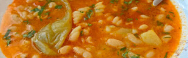 Lepši posni pasulj niste jeli u životu: Trik sa zaprškom menja sve, svi će vam tražiti još jedan tanjir