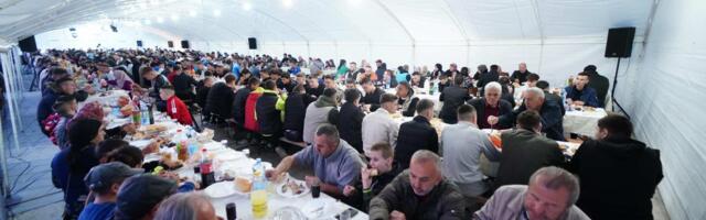 MANIFESTACIJA JEDINSTVA – SPP organizovao veliki iftar u Tutinu