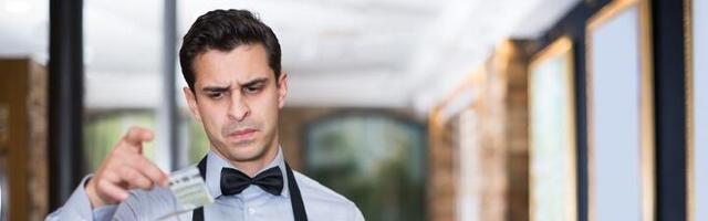 "Na pijaci se cenkaš sa seljakom, a konobaru daješ bakšiš?!": Da li i koliku napojnicu ostaviti?