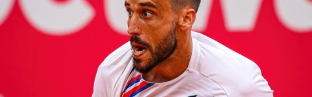 "SMEŠNO JE?! POGLEDAJ ME U LICE I SMEJ SE!" Bosanski teniser napao rivala usred meča: Snimak sve šokirao, malo je falilo da situacija eskalira (VIDEO)