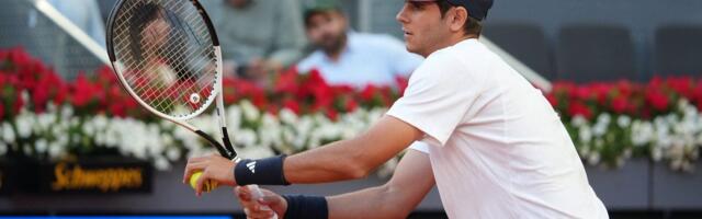 Naslednik Nadala i Alkarasa igra sa Đokovićevim logom na reketu /FOTO/