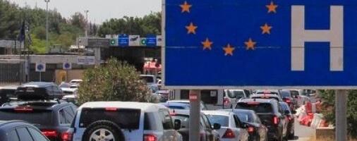 Potpuni kolaps na Evzoniju! U kolonama deca i trudnice, vozači neprestano trube - Ovo su najnovije informacije (VIDEO)