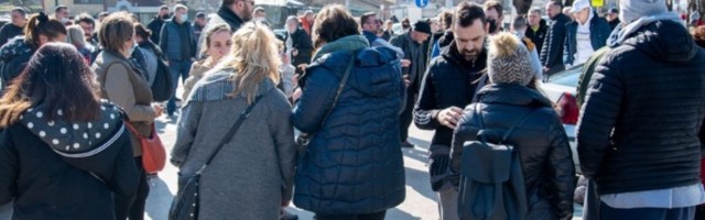 PROTEST Građani besni zbog lošeg rada u Domu zdravlja
