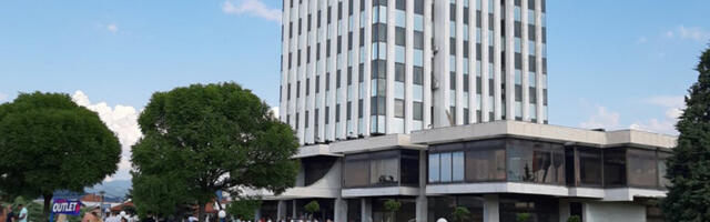 Do kraja godine u Jumku otpustiti 100 radnika, Gašić da odgovori i da li su im plate ispod minimalca?