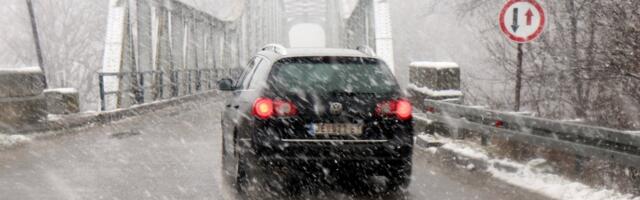 Sneg zabeleo Srbiju: Građanima stižu SMS upozorenja, putari imaju pune ruke posla, ovako je stanje na putevima