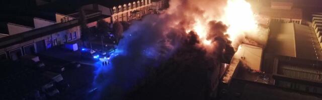 OGROMAN POŽAR U NOVOM PAZARU: Vatra guta sve pred sobom, prizori sa lica mesta su stravični (FOTO/VIDEO)