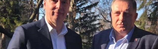 Вучић са Додиком о регионалним питањима и сарадњи Србије и Републике Српске