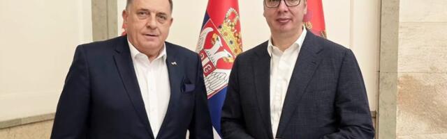 Teško je naći reči utehe - Vučić uputio saučešće Dodiku povodom smrti majke: Neka uspomena na nju bude večna uteha i snaga