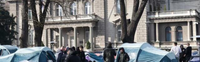 ZAHTEVAJU OBUSTAVU BLOKADA JER HOĆE DA UČE! Studenti pored ispunjenja zahteva žele još nešto: Dodjite tačno u 13 časova!