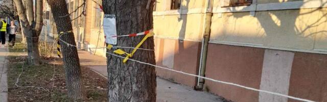 SSP: Škole po Srbiji propadaju, u Vršcu sa školske zgrade otpada fasada (FOTO)