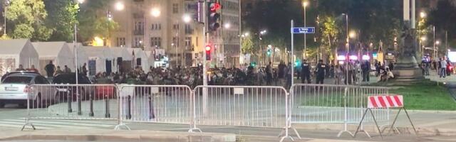 Mala noćna žurka u Ćacilendu - večito pred razlaz (VIDEO)