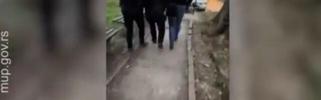 VIDEO: MUP objavio snimak hapšenja osumnjičenog za napad na ženu na Novom Beogradu