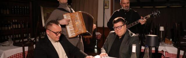 Mladi pevači zajedno sa Sofrom oživeli hit Cuneta i Tozovca (VIDEO)