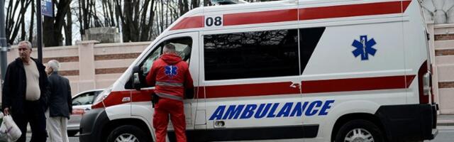 Muškarac teško povređen u saobraćajnoj nezgodi u Sremčici