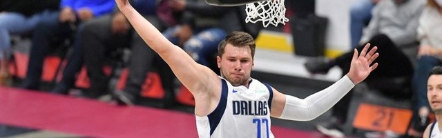 Dalas osigurao mesto u plej-ofu: Tripl-dabl šuterski neraspoloženog Dončića (VIDEO)