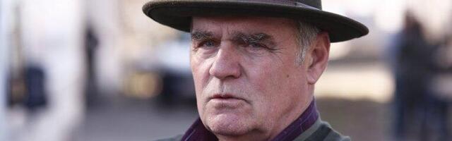 DIGITRON U RUKE! Danas proslavlja rođendan, ima sinove od 44 i 6 godina i suprugu mlađu od njega 23 godine! KOLIKO OVAJ GLUMAC IMA GODINA?