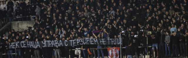 GROBARI ŽESTOKO ISPROZIVALI FUNKCIONERA PARTIZANA ZBOG ZVEZDE! Pogledajte reakciju funkcionera u loži! (VIDEO)