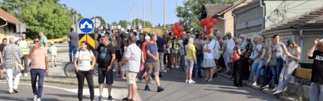 "Hod po Gazeli, hod po žici" - Druga blokada nadvožnjaka (FOTO)