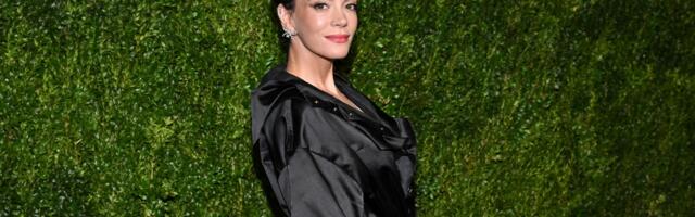 Čukununuk Sigmunda Frojda u vezi sa razvedenom pevačicom: Uslikani u javnosti, ne odvajaju se jedno od drugog