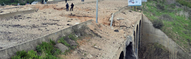 Серија израелских ваздушних удара широм Либана: на мети стамбени објекти и кључни мостови