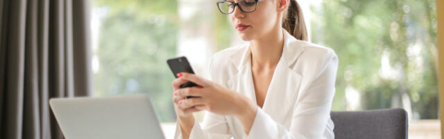 Teorija “kancelarijskog vazduha” zaludela internet: Mnogi veruju da su zaista “ružniji” na poslu (VIDEO)