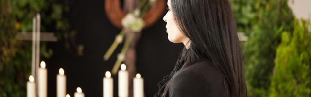 EVO KOLIKO KOŠTAJU SAHRANE U SRBIJI Odlazak na onaj svet nije jednostavan: Papreno je skupo sve, a tek SANDUK...