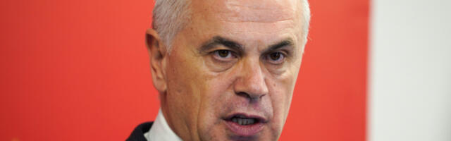 TERZIĆI SLOMLJENI BOLOM: Poslednji pozdrav Zvezdanovom ocu tera suze na oči (FOTO)