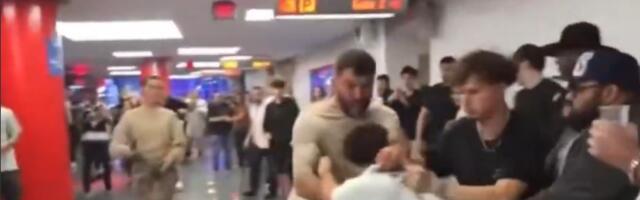 Jutjuber sa drugovima napao UFC šampiona i dobio žestoke batine! /VIDEO/