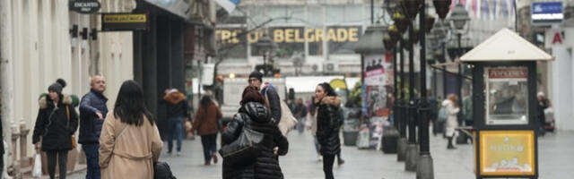 Данас облачно са кишом, ветровито и осетно хладније