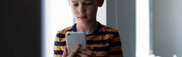 JEZIV SNIMAK DEČAKA U SUPERMARKETU! Pun mržnje prema Srbiji, izgovorio sramotne reči! (VIDEO)