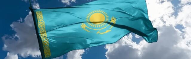 Vučić sleteo u Astanu u pratnji suhoja (VIDEO)