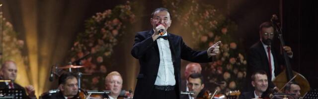 Mortus pijan probušio TV i u njega sipao sok: Pevač demolirao hotel