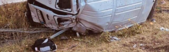 KOMBI SA 9 PUTNIKA SLETEO S PUTA, IMA POGINULIH! Užasan prizor kod kanala