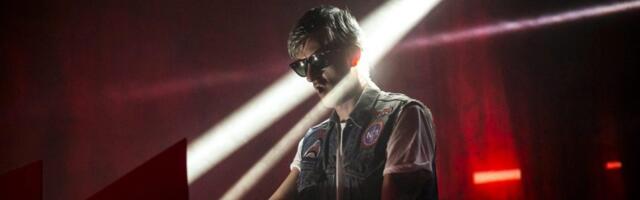 Preminuo Kavinski, francuski producent elektronske muzike čija je pesma „Nightcall“ obeležila film „Drive“