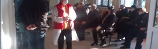 Građani sa Kosova vakcinišu se u Kuršumliji