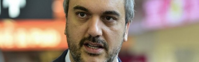 MARKO ČADEŽ JAVNO ISKRITIKOVAO GLOVO! Čekao dostavu preko sat vremena, a onda je tek usledio ŠOK sa kurirom!