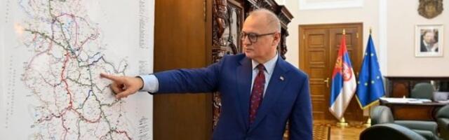 Vesić: Sa optimizmom i verom u sebe idemo u Novu 2023. godinu - Živeli!