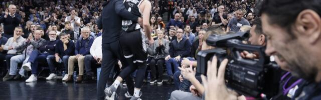 Avramović se povredio: U suzama napustio teren (VIDEO)