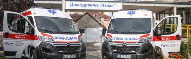 НИС донирао два санитетска возила Дому здравља у Чачку