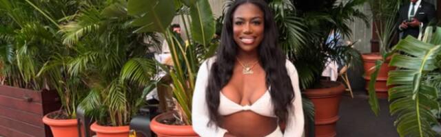 Amerikanka gola, muškarci odlepili - Zbog njene zadnjice eksplodirane mreže (FOTO)