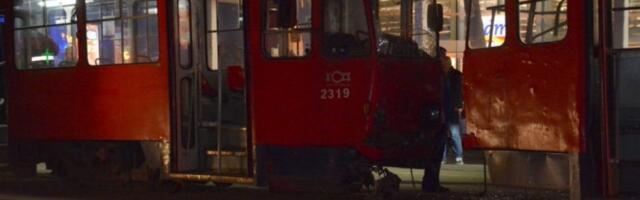 KRAMBOL U BEOGRADU! Sudarila se dva tramvaja u Savskoj ulici! (FOTO)