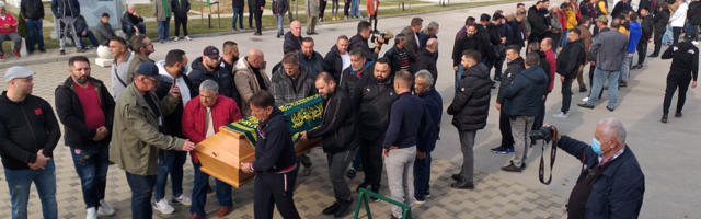 Tuga do neba: Dženaza za sedam stradalih u požaru u Brčkom