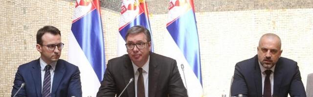 Šta će Milan Radoičić pored Vučića
